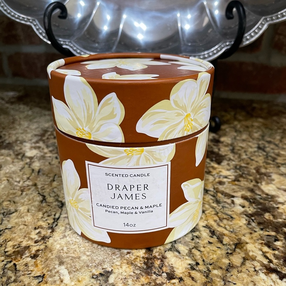Draper James 14oz soy candle - Candied Pecan & Maple - smells yummy!  Brand New!